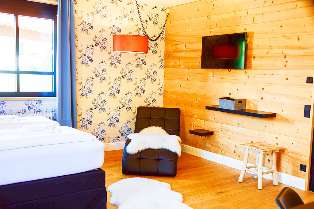 Alpenliebe Doppelzimmer Premium Schlafzimmer mit Liege