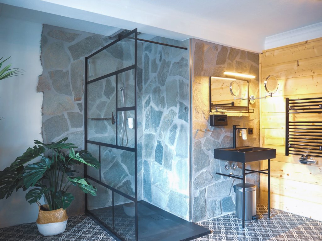 Alpenliebe Luxury-Suite Inzell Bad mit Dusche